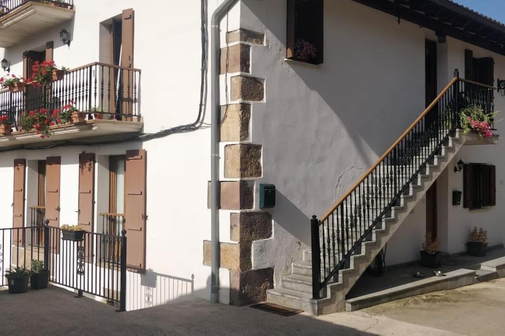 Gartzinea, Amplia Y Preciosa Vivienda Rural Leilighet Ezkurra Eksteriør bilde