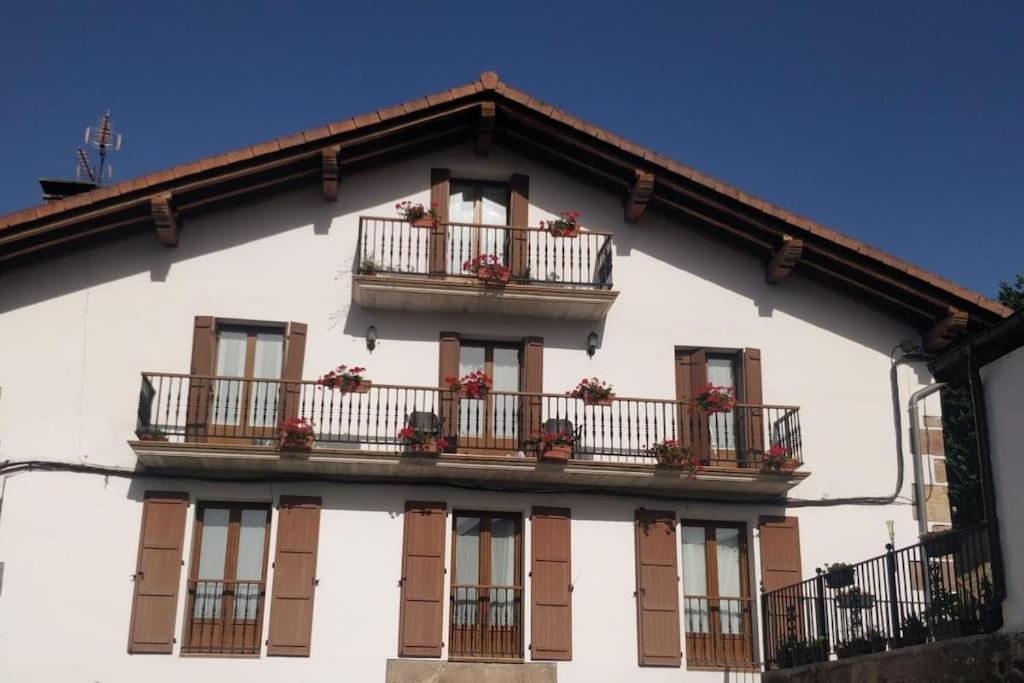 Gartzinea, Amplia Y Preciosa Vivienda Rural Leilighet Ezkurra Eksteriør bilde